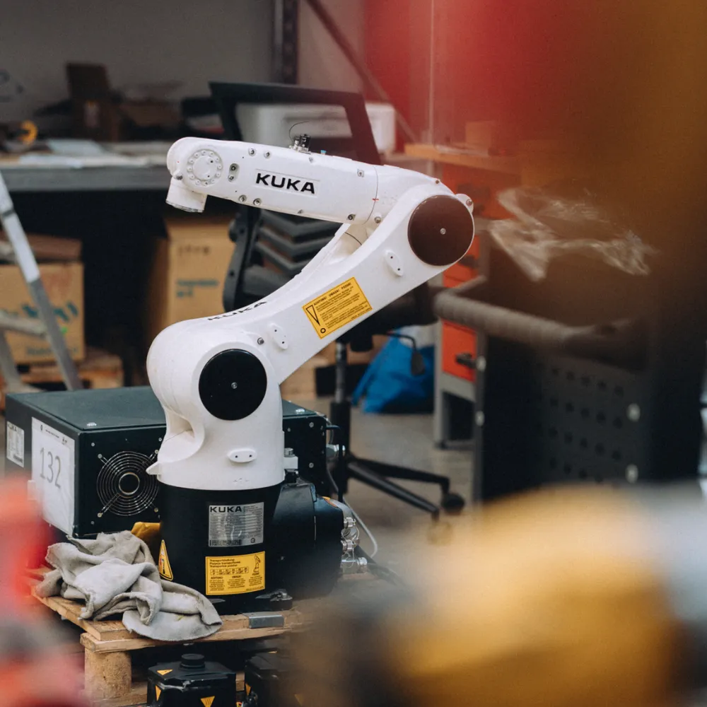 KUKA KR10 R1100